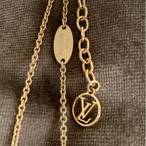 Louis Vuitton Necklace - Picture 7 of 7